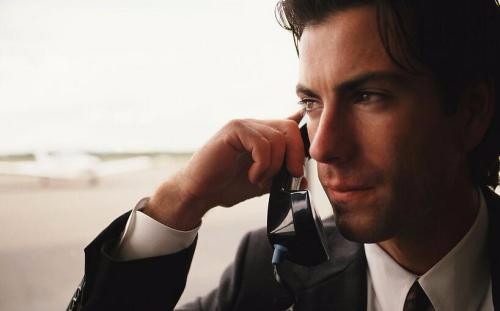 其实呢，这个就要具体问题具体分析啦，就好比你穿衣服一样，你穿一件不符合自己码的衣服是很不舒服和自信的，那磁场能量自然不好，只是衣服不合身，你自己马上能知道看到